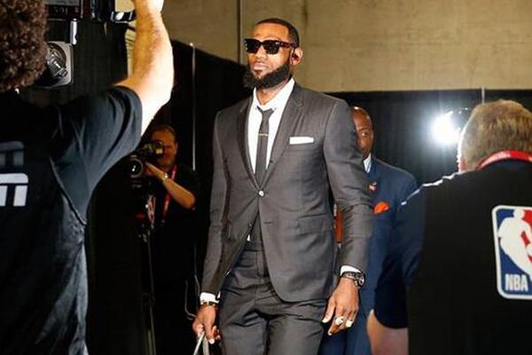 雷速体育- 雷速体育app下载- 足球篮球专业直播平台赣BA来了！2026江西省城市篮球联赛购票渠道及赛程时间